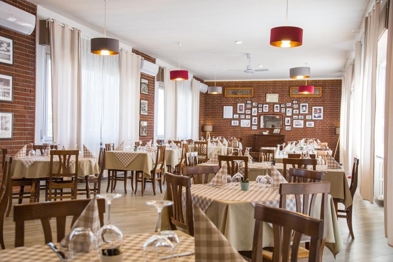 Locanda La Castellana Castello d'Agogna エクステリア 写真